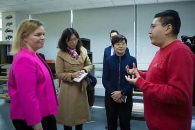 美國(guó)駐滬副總領(lǐng)事參觀基地，深化中美交流合作